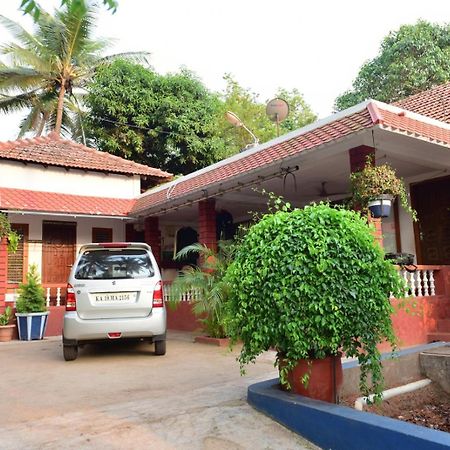 Runnin Airport - Homestay Gurpur Exterior foto